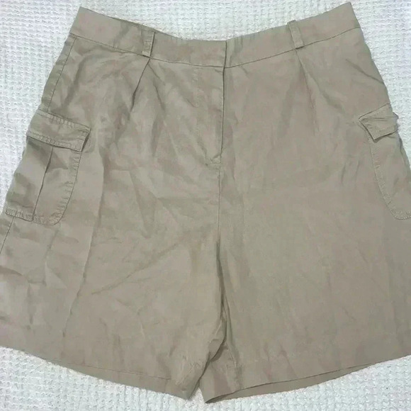 Calvin Klein Woman’s Tan Shorts Z4 - Picture 1 of 5